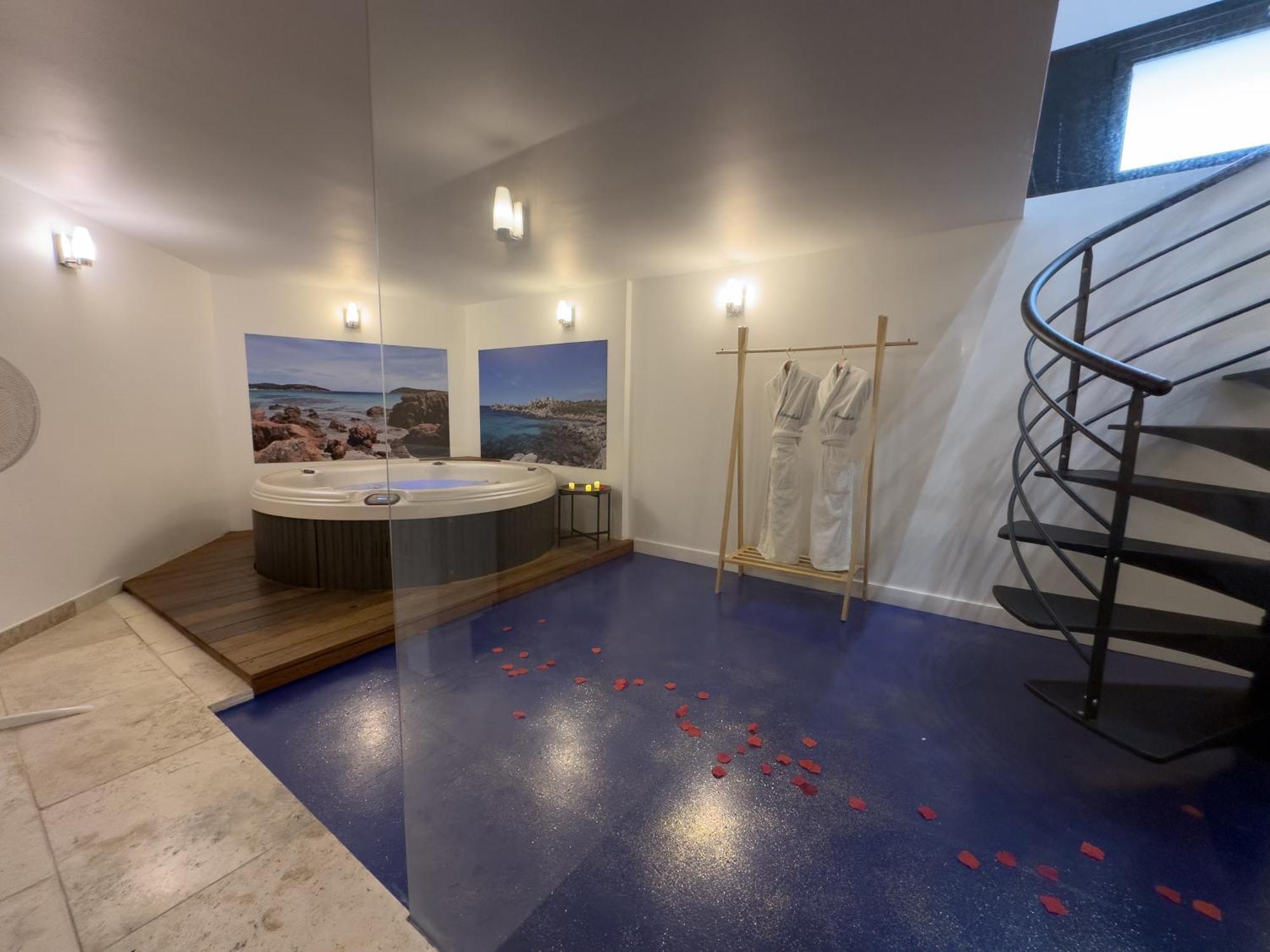 Mieuxqualhotel Jacuzzi Privatif La Parenthese بوردو المظهر الخارجي الصورة